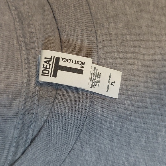 Juniors' Monster High Clawdeen Wolf "The Fashionista" Cropped Graphic Tee XL - Picture 3 of 6